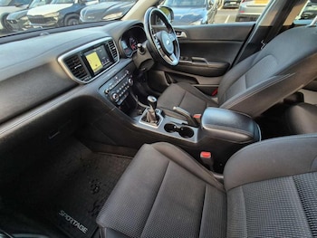 Used Kia Sportage 2019 for sale - 76190525: Photo 2