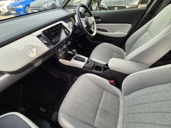Used Honda Jazz 2023 for sale - 76255470: Photo