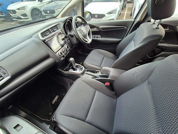 Used Honda Jazz 2018 for sale - 76273835: Photo 2