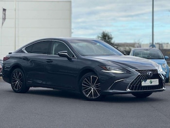 2022 - 300h 2.5 4dr CVT Automatic