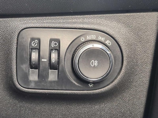 Used Vauxhall Corsa 2017 for sale - 76216558: Photo 31