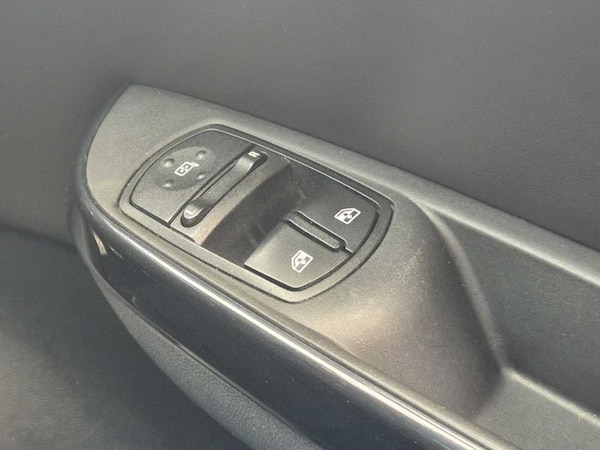 Used Vauxhall Corsa 2017 for sale - 76216558: Photo 32