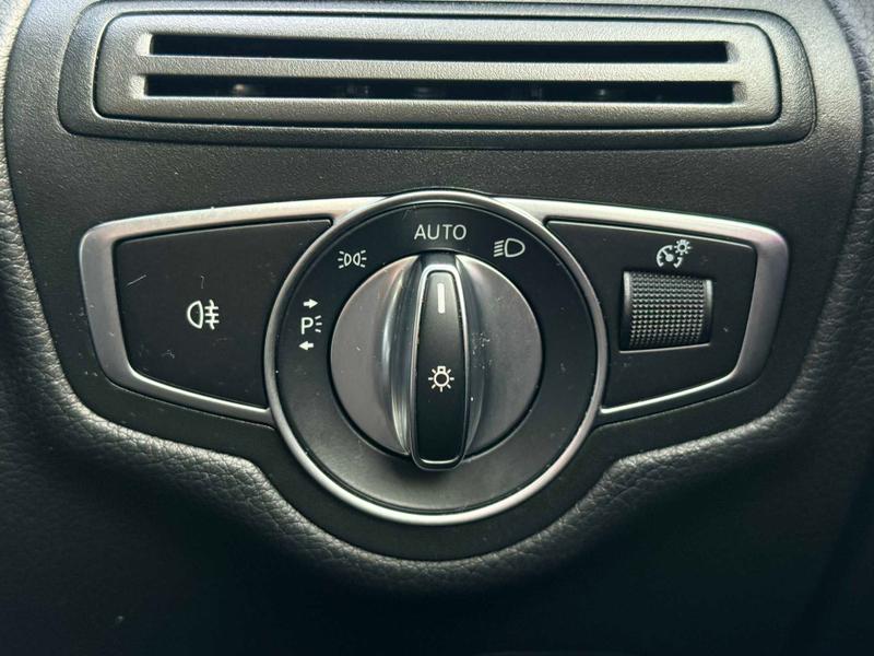 Used Mercedes-Benz GLC 2020 for sale - 76782399: Photo 33