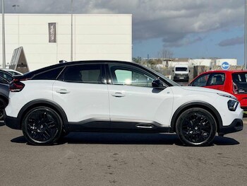 Used Citroen e-C4 2024 for sale - 78067511: Photo