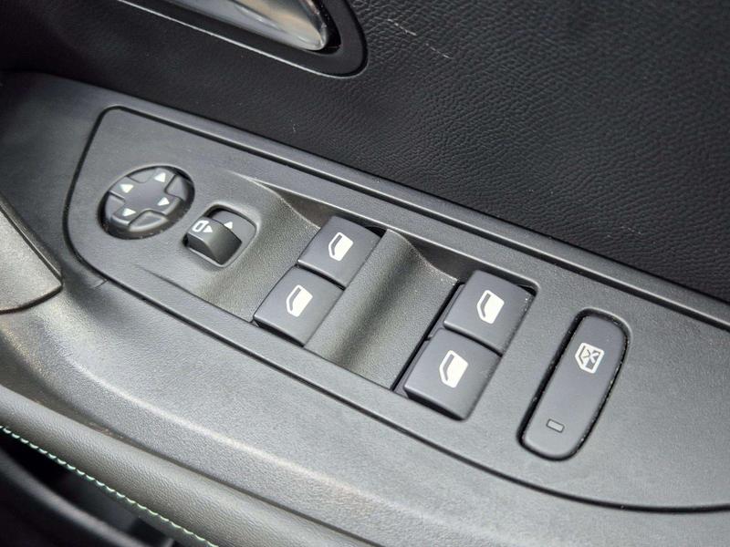 Used Peugeot 2008 2023 for sale - 76767147: Photo 39