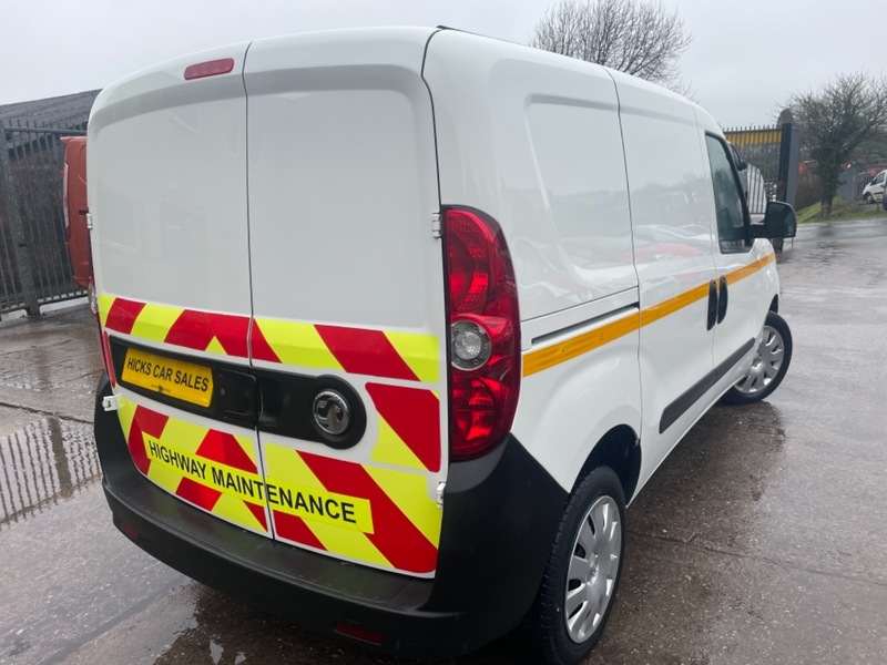Used Vauxhall Combo 2018 for sale - 76482644: Photo 4