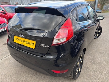 Used Ford Fiesta 2016 for sale - 76762840: Photo