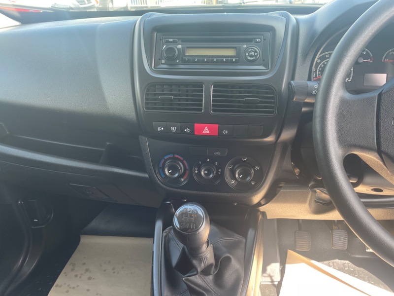 Used Vauxhall Combo 2017 for sale - 76482649: Photo 11