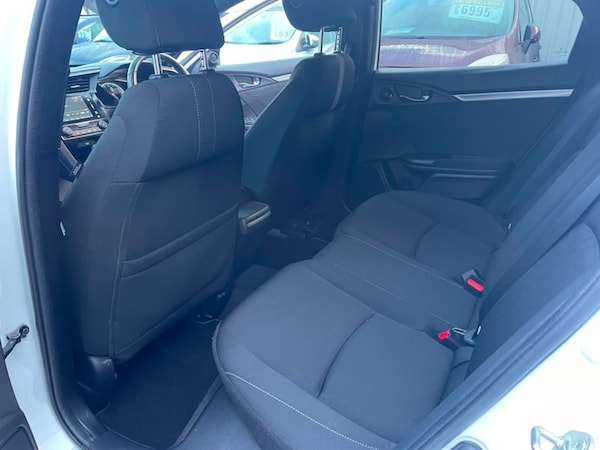 Used Honda Civic 2017 for sale - 69457524: Photo 9