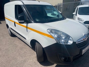 Used Vauxhall Combo 2017 for sale - 76762842: Photo