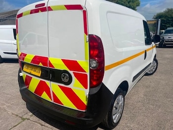 Used Vauxhall Combo 2017 for sale - 76762842: Photo