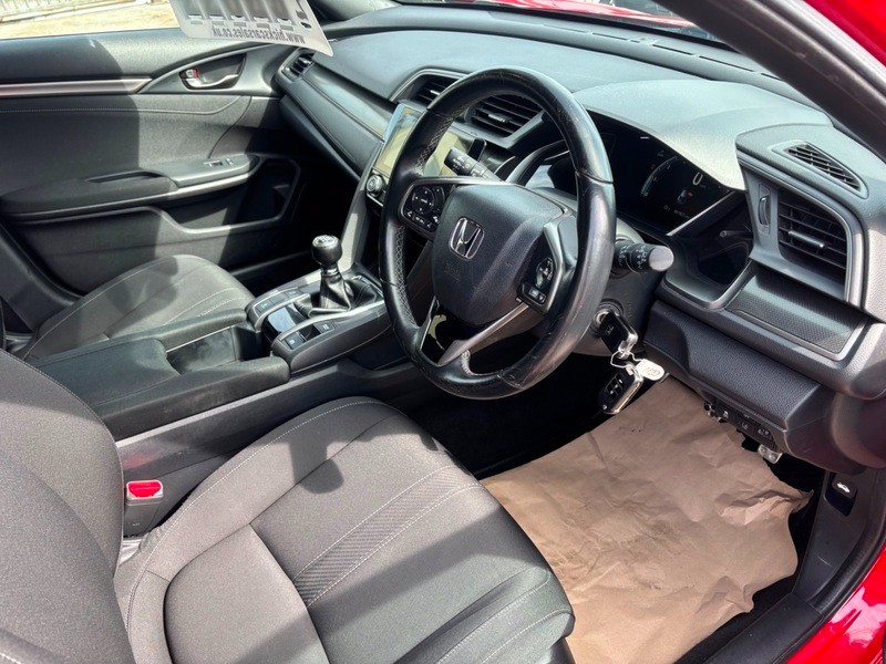 Used Honda Civic 2018 for sale - 76762837: Photo 7