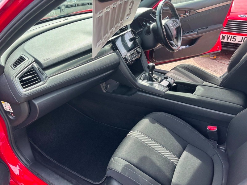 Used Honda Civic 2018 for sale - 76762837: Photo 8