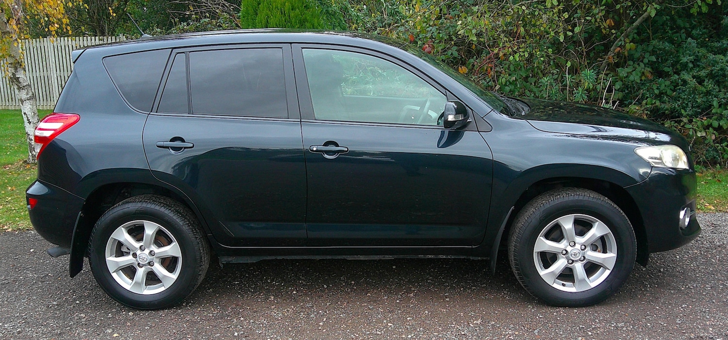 Used Toyota RAV4 2010 for sale - 76429537: Photo 3