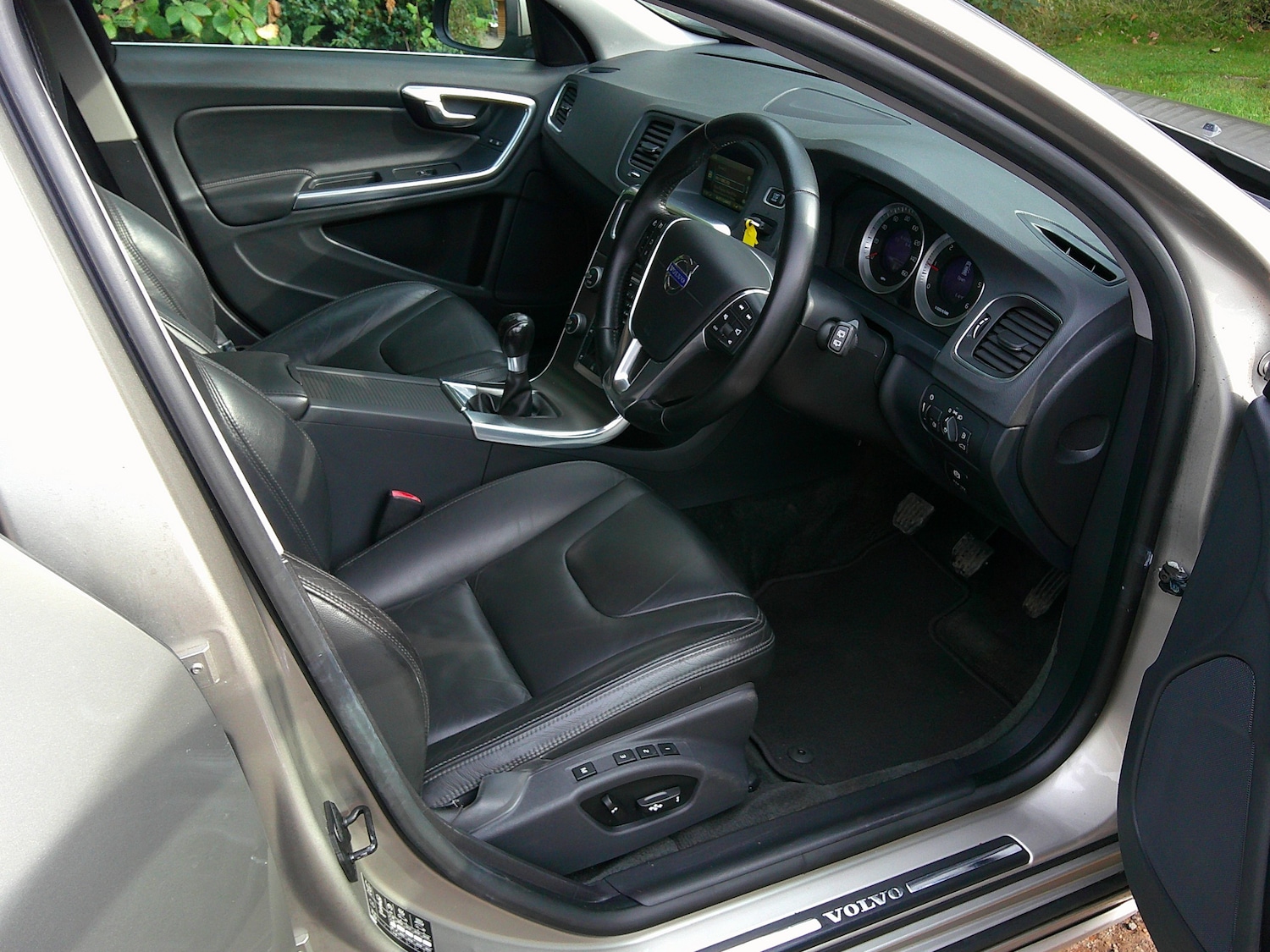 Used Volvo V60 2012 for sale - 76128024: Photo 10