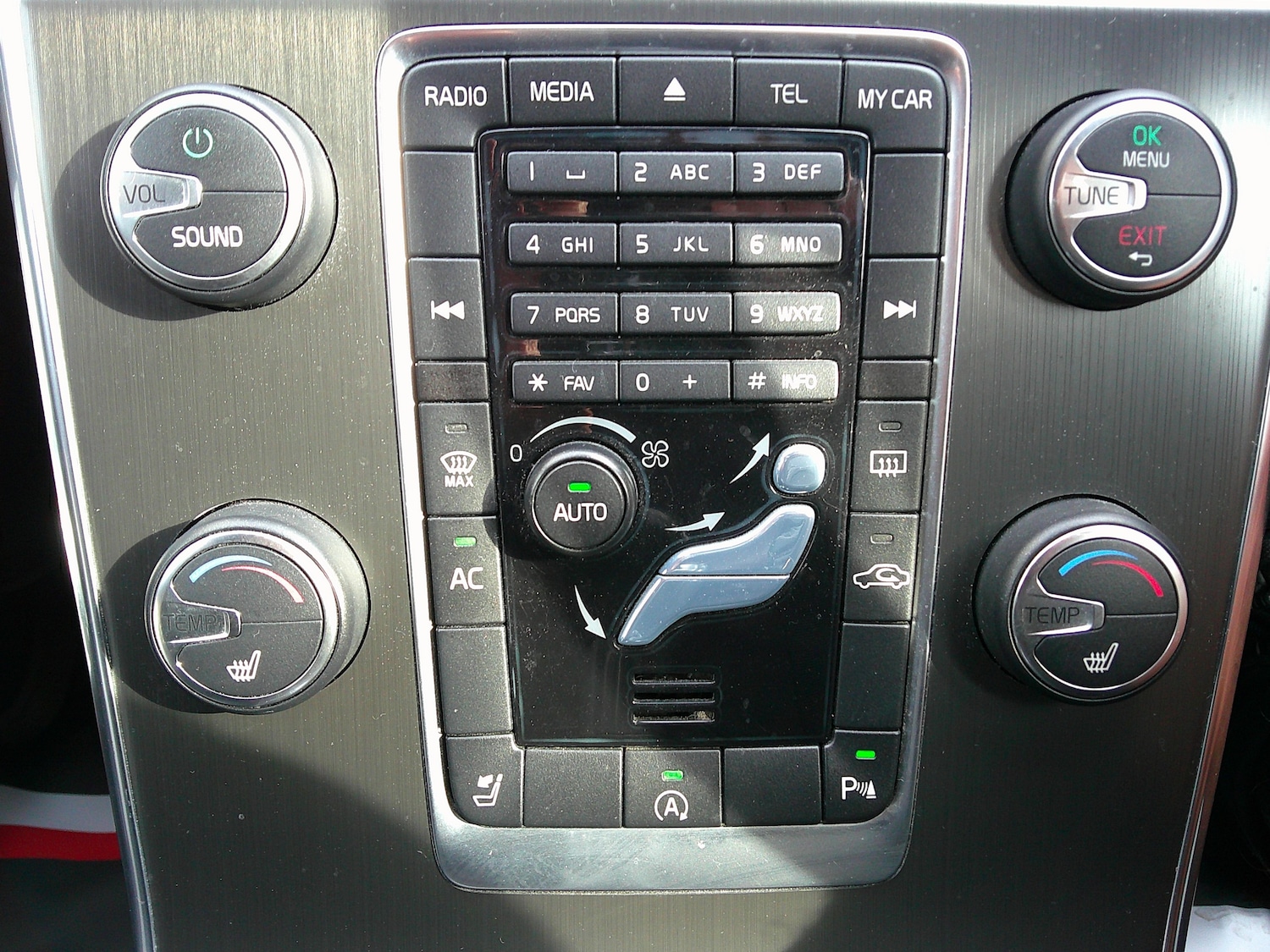 Used Volvo V60 2012 for sale - 76128024: Photo 21