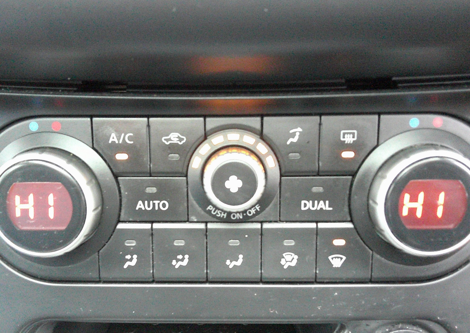 Used Nissan Qashqai 2011 for sale - 77408890: Photo 17