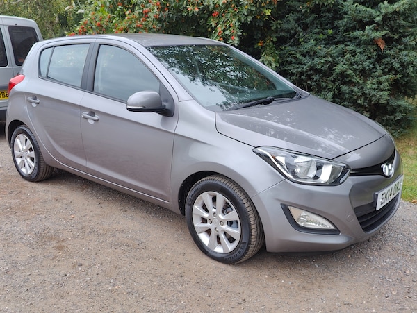 Used Hyundai i20 2014 for sale - 75608389: Photo 2