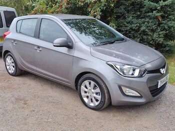 Used Hyundai i20 2014 for sale - 75608389: Photo