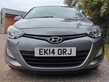 Used Hyundai i20 2014 for sale - 75608389: Photo