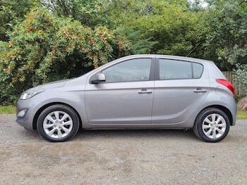 Used Hyundai i20 2014 for sale - 75608389: Photo