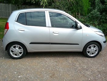 Used Hyundai i10 2010 for sale - 75392620: Photo