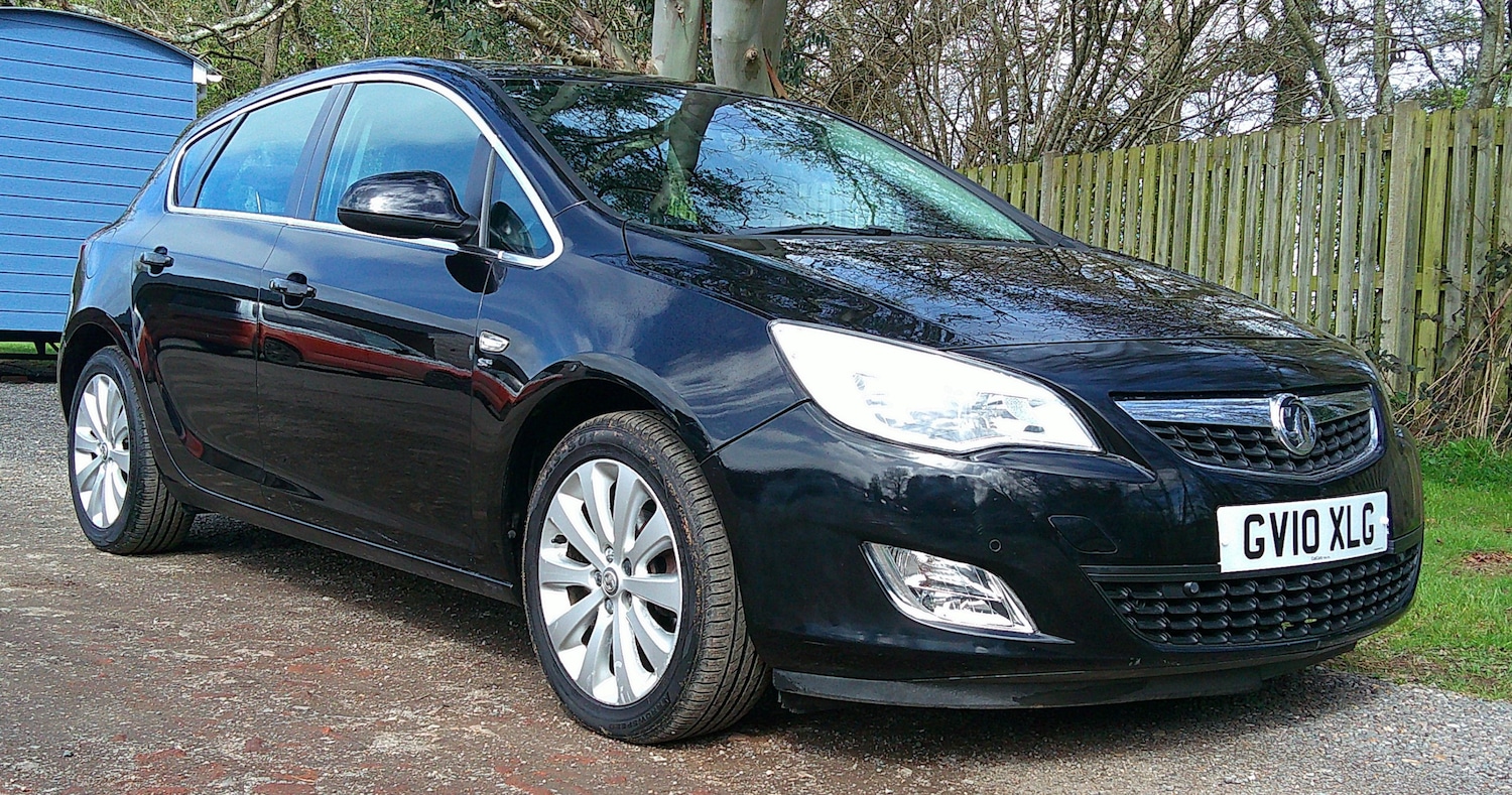 Used Vauxhall Astra 2010 for sale - 77935505: Photo 2
