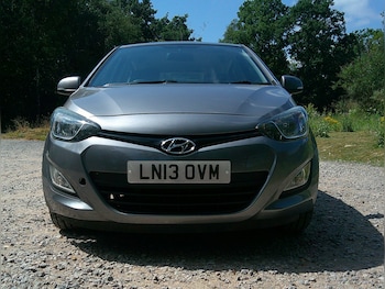 Used Hyundai i20 2013 for sale - 79211060: Photo