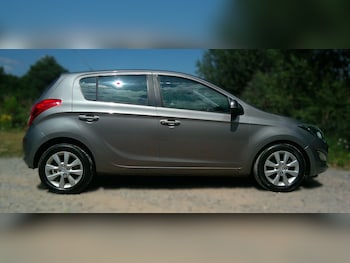 Used Hyundai i20 2013 for sale - 79211060: Photo