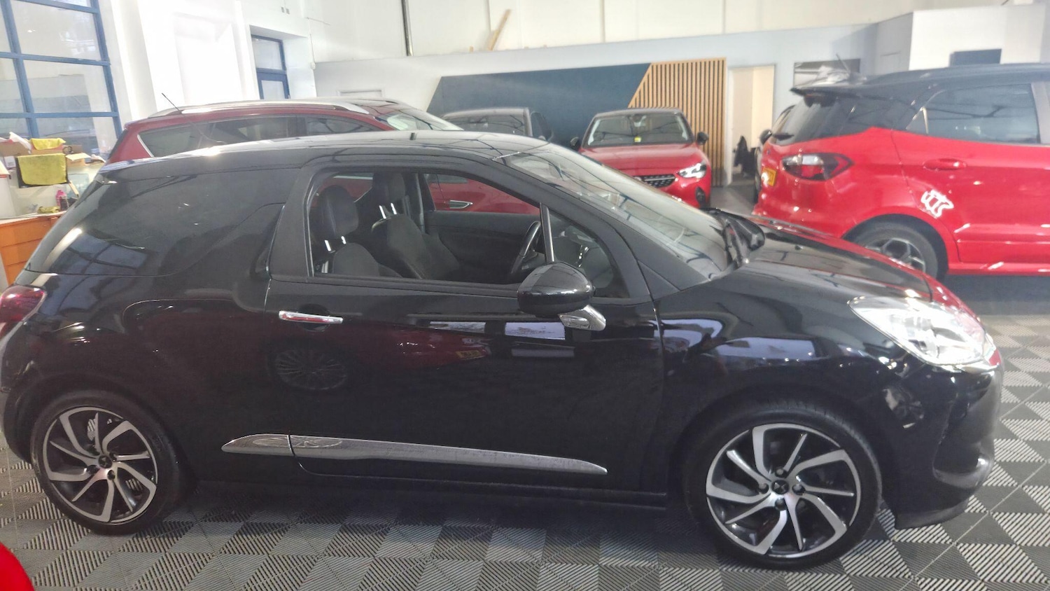 Used DS Automobiles DS 3 2018 for sale - 76728595: Photo 2