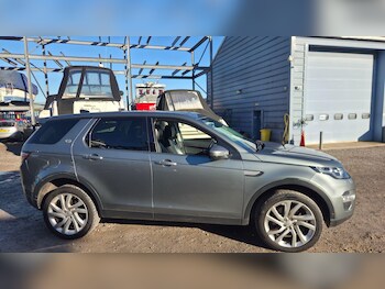 Used Land Rover Discovery Sport 2017 for sale - 76657599: Photo