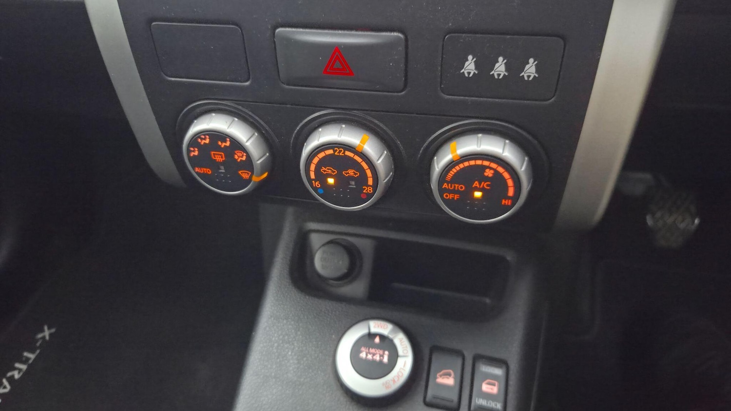 Used Nissan X-Trail for sale - 76473879: Photo 14