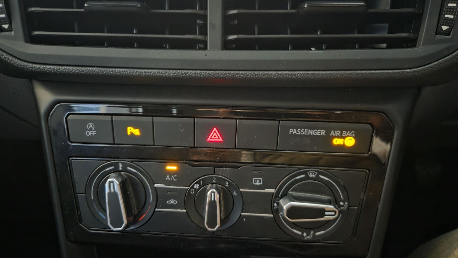 Used Volkswagen T-Cross 2020 for sale - 76472882: Photo 15