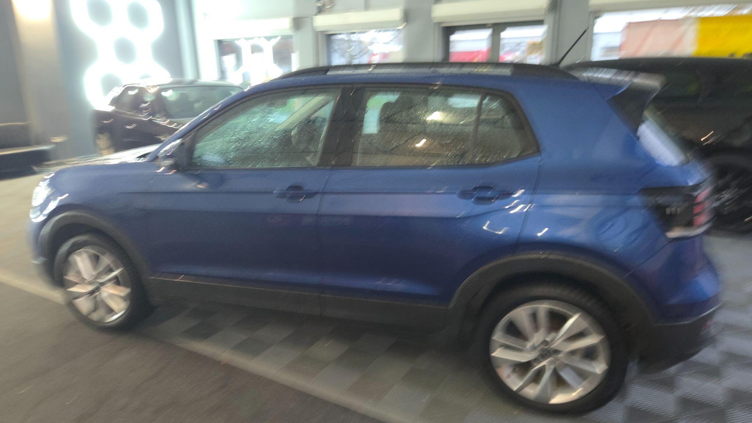 Used Volkswagen T-Cross 2020 for sale - 76472882: Photo 4