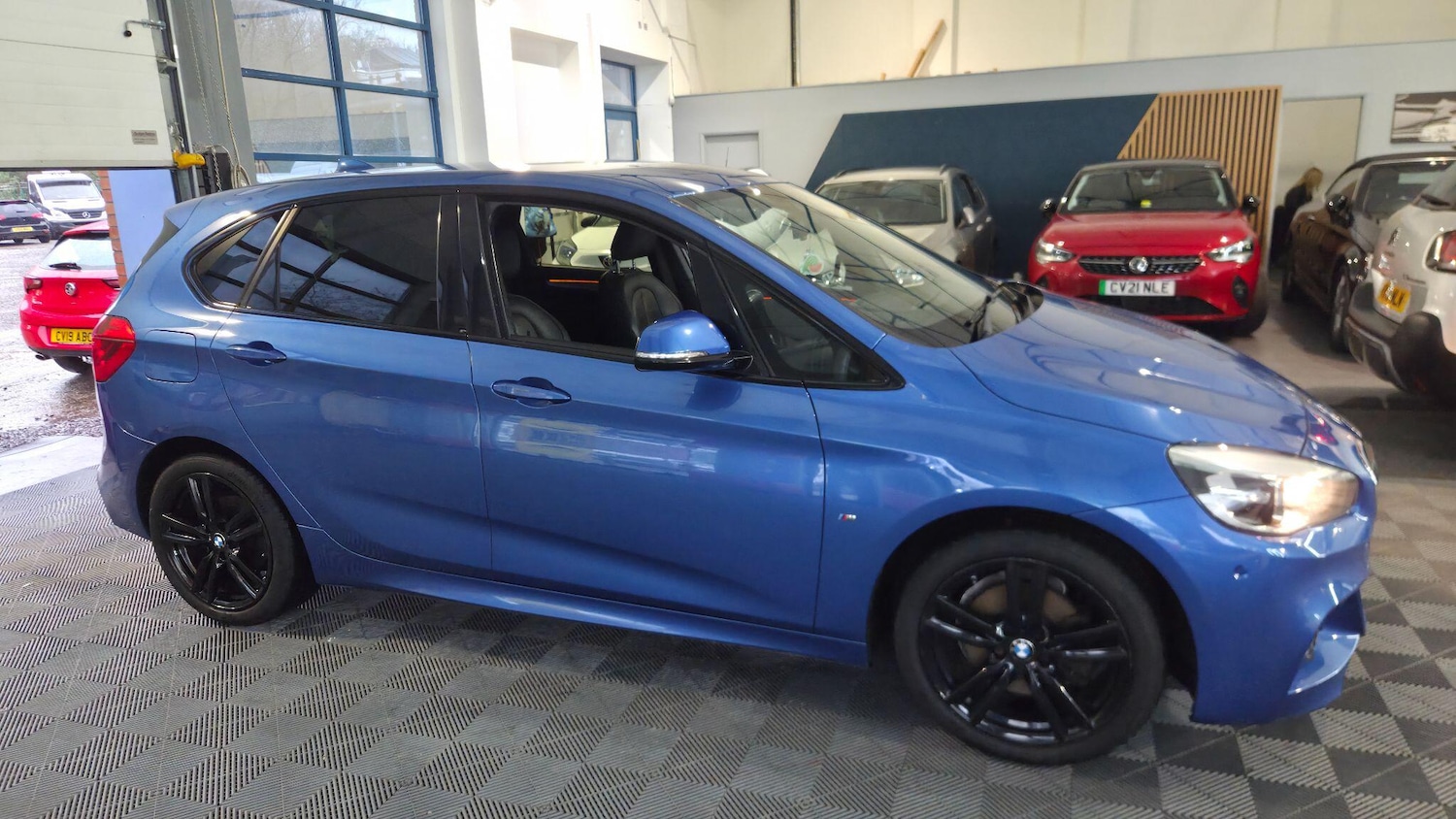 Used BMW 2 Series 2017 for sale - 76952413: Photo 2