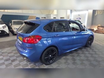 Used BMW 2 Series 2017 for sale - 76952413: Photo