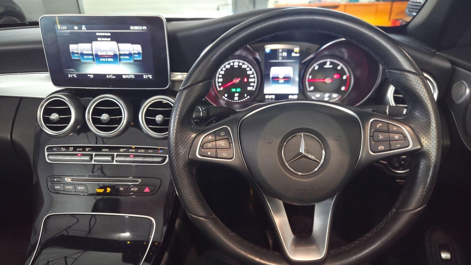 Used Mercedes-Benz C Class 2017 for sale - 76512460: Photo 31