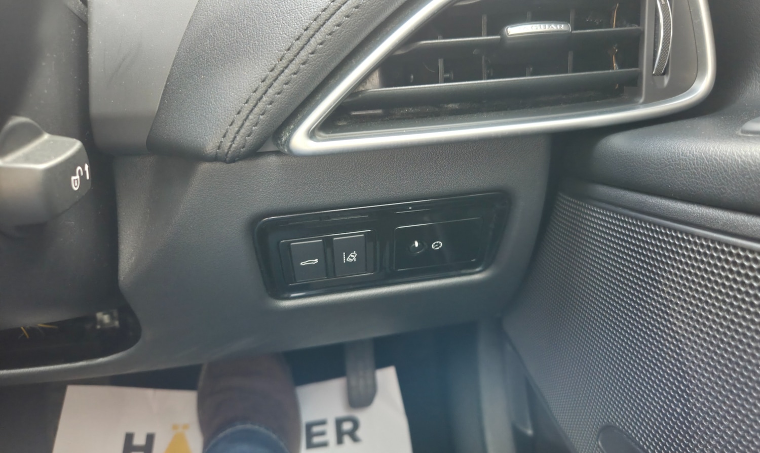 Used Jaguar XE 2016 for sale - 76027106: Photo 17