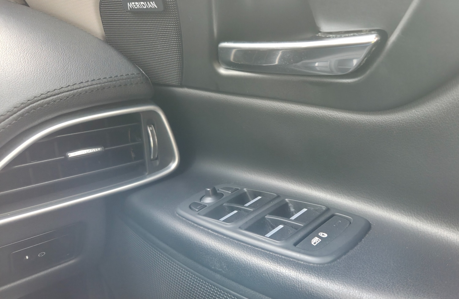 Used Jaguar XE 2016 for sale - 76027106: Photo 18