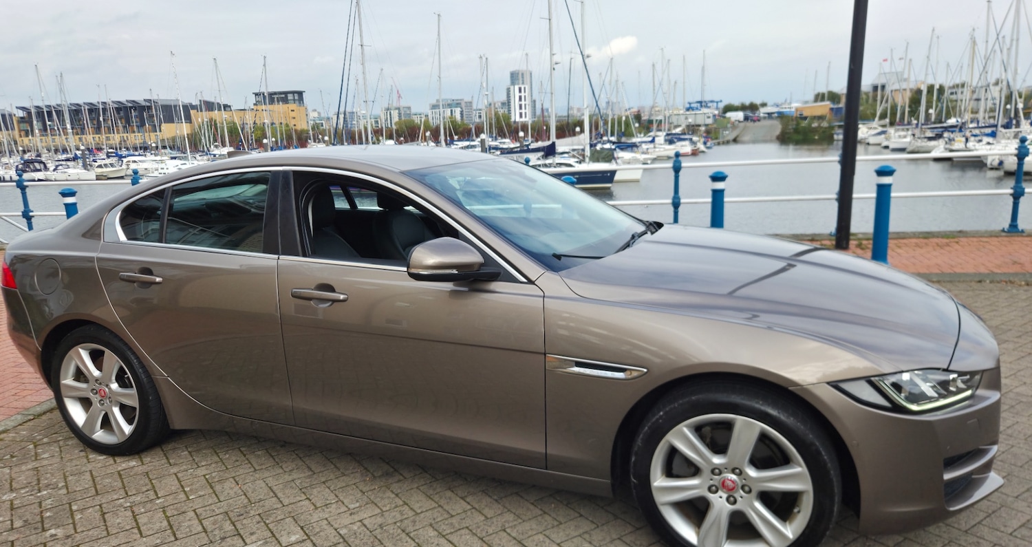 Used Jaguar XE 2016 for sale - 76027106: Photo 2