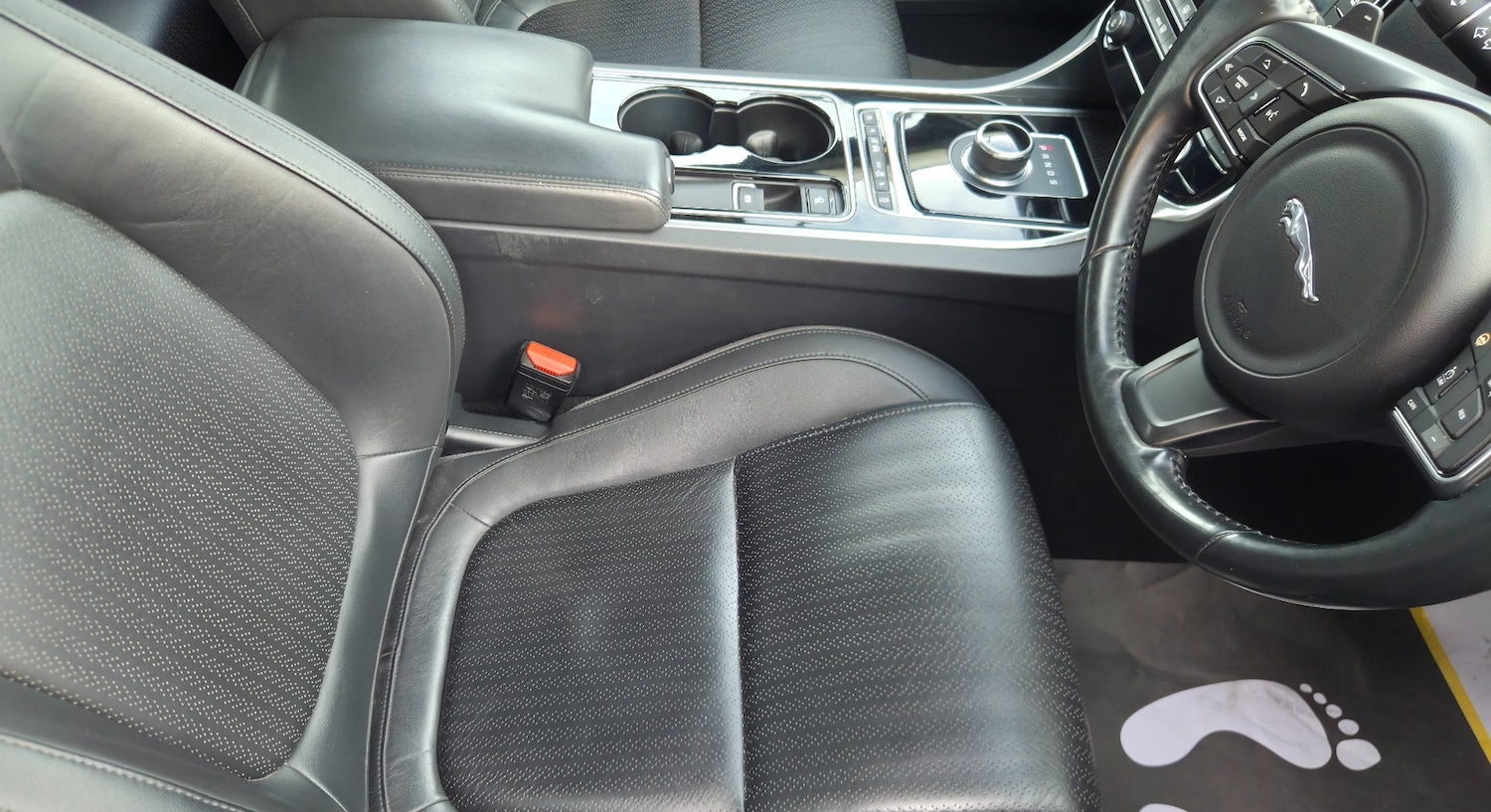 Used Jaguar XE 2016 for sale - 76027106: Photo 20