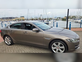 Used Jaguar XE 2016 for sale - 76027106: Photo 2