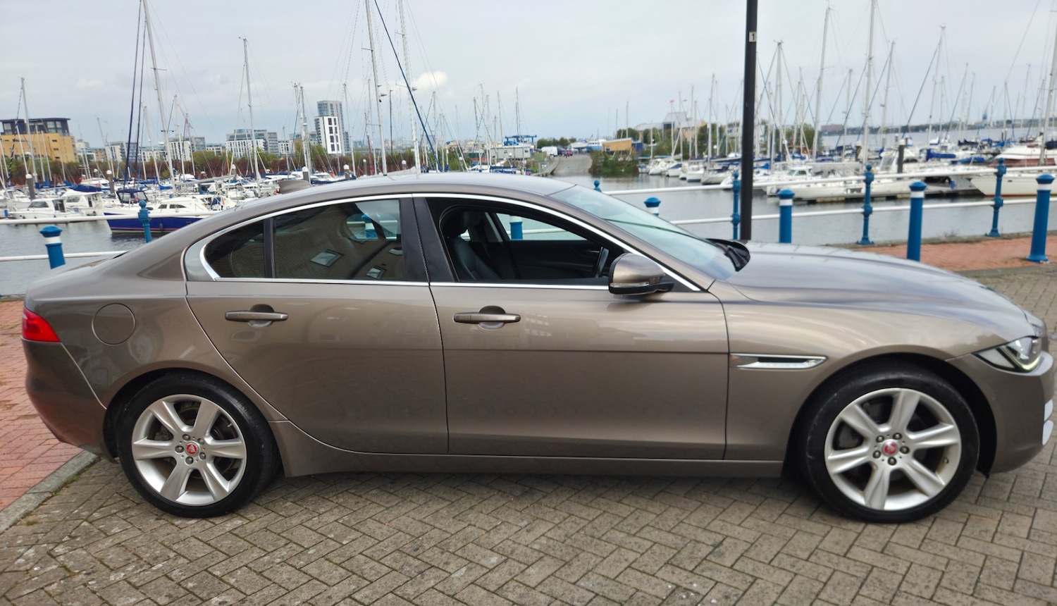 Used Jaguar XE 2016 for sale - 76027106: Photo 3