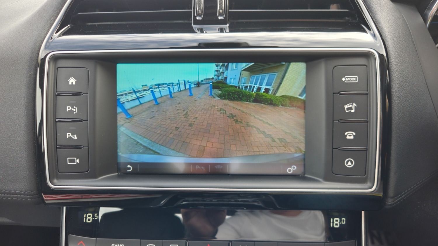 Used Jaguar XE 2016 for sale - 76027106: Photo 35