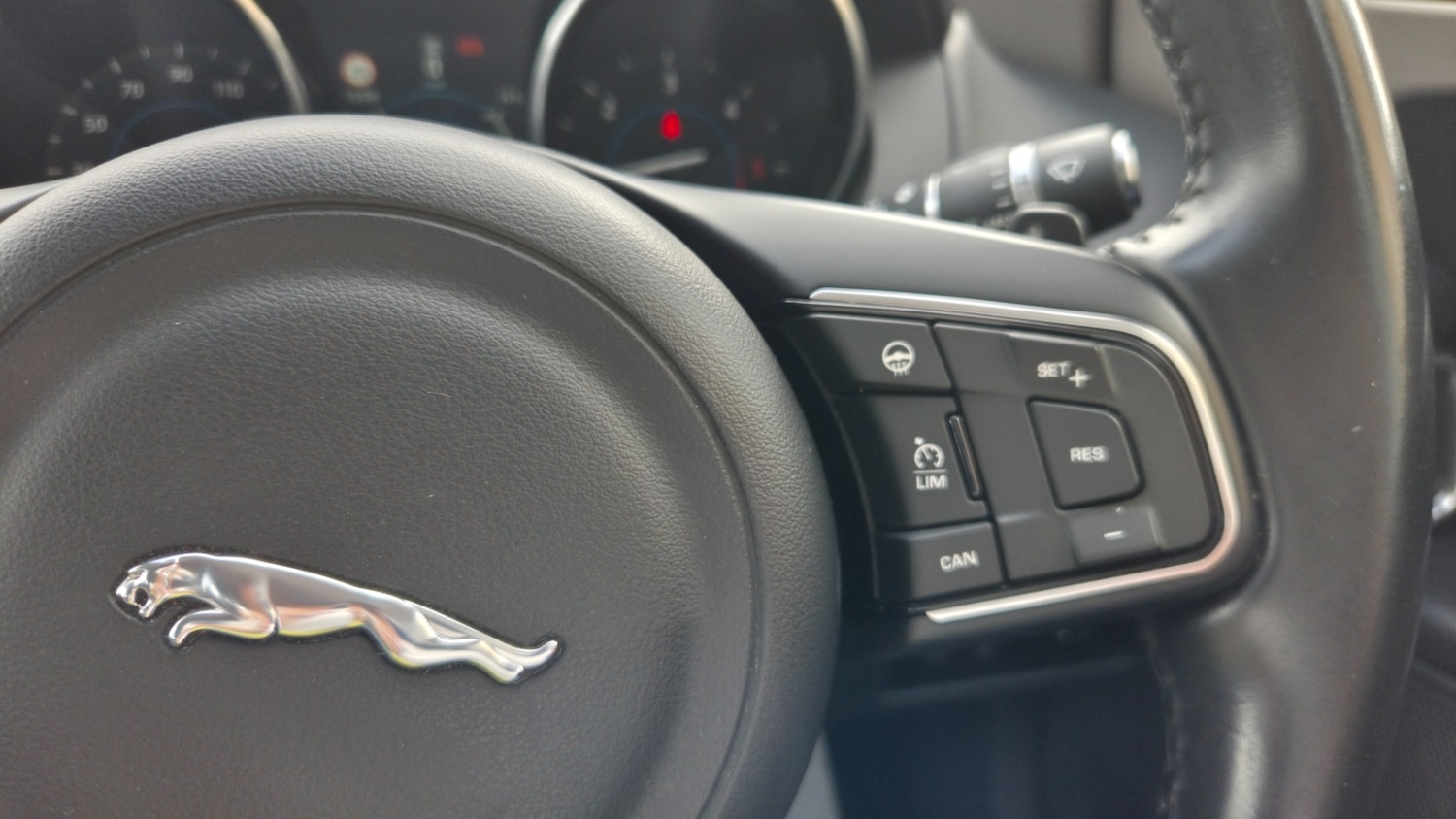 Used Jaguar XE 2016 for sale - 76027106: Photo 37
