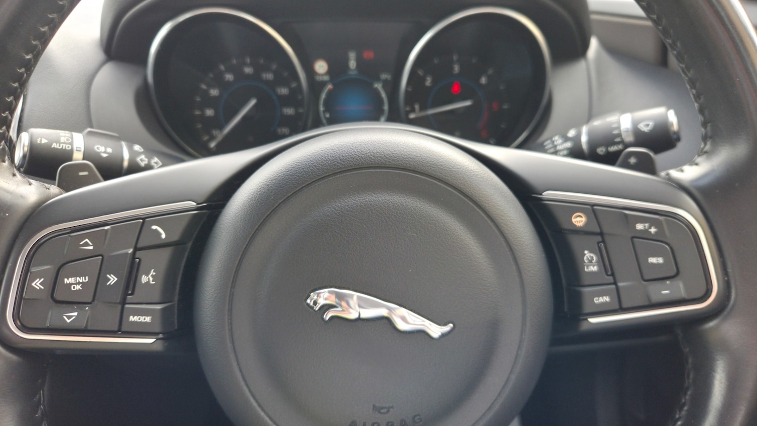 Used Jaguar XE 2016 for sale - 76027106: Photo 38