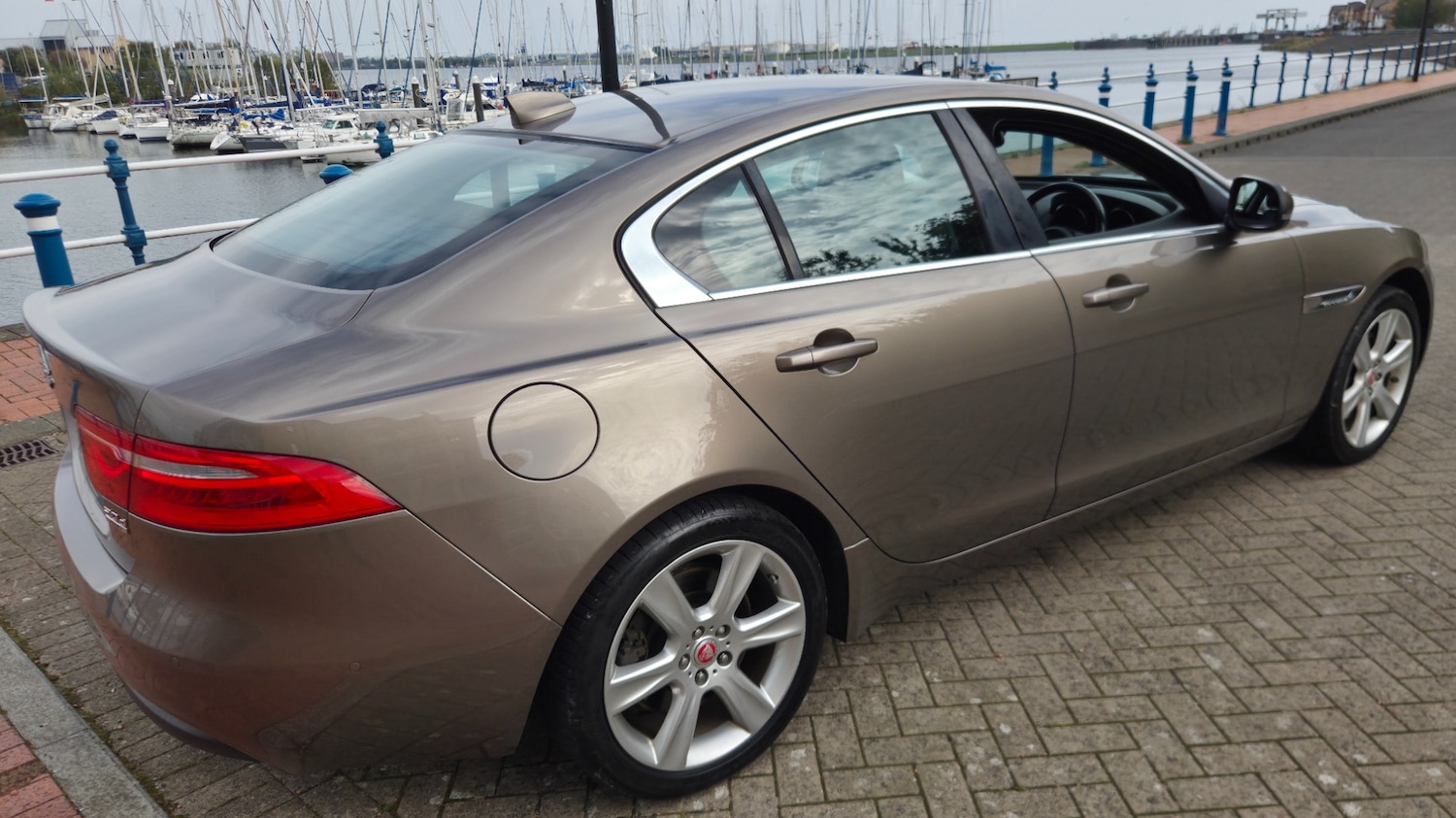 Used Jaguar XE 2016 for sale - 76027106: Photo 4