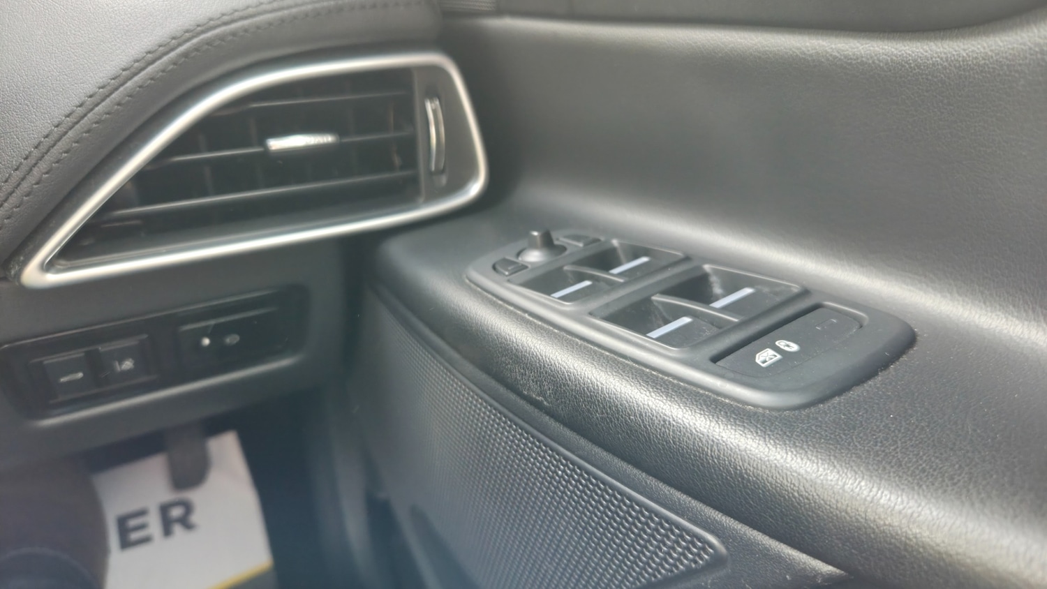 Used Jaguar XE 2016 for sale - 76027106: Photo 40