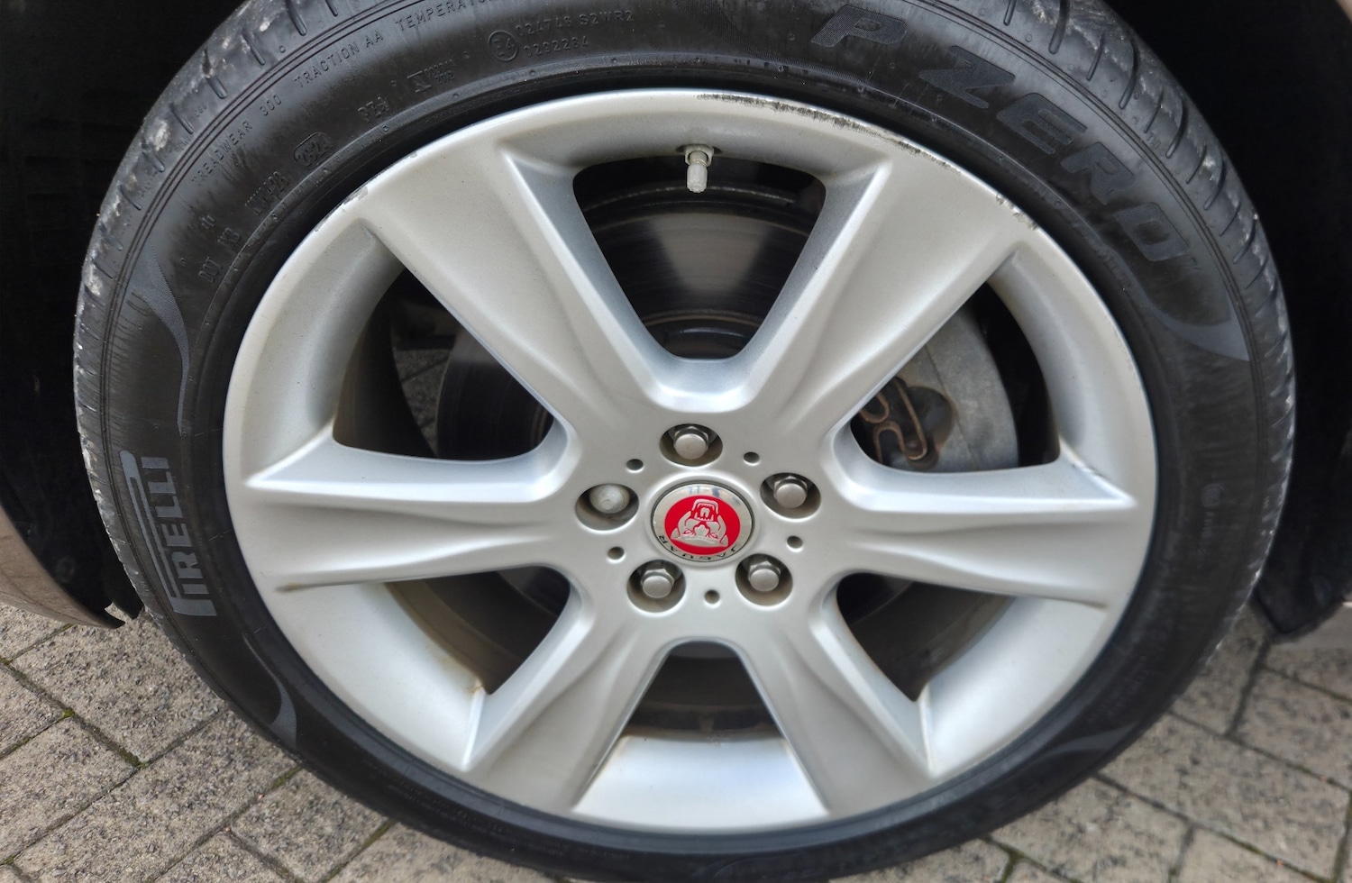 Used Jaguar XE 2016 for sale - 76027106: Photo 44