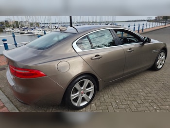 Used Jaguar XE 2016 for sale - 76027106: Photo 4